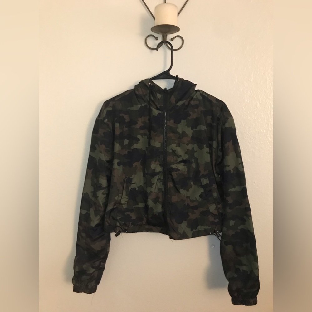 Camouflage Hooded Jacket Womens SIZE MEDIUM